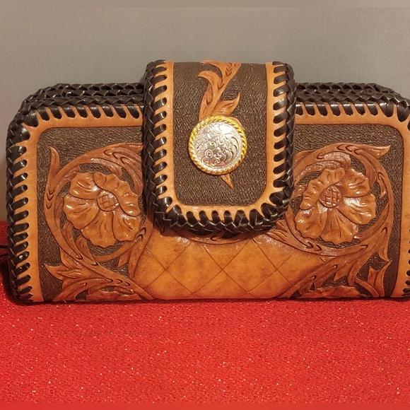 Stunning Handmade Tooled Leather Wallet with MS Pink Initials - Picture 1 of 11